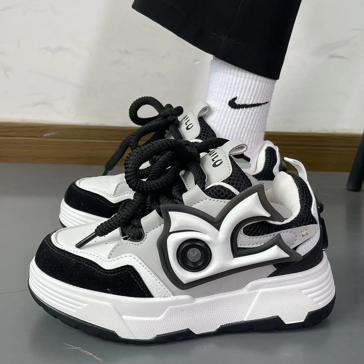 Shoes For Women's Designer Sneakers 2023 Spring Summer Fashion Men Skateboard Casual Tenis Woman Street Style Breathable Shoes
Shoes For Women's Designer Sneakers 2023 Spring Summer Fashion Men Skateboard Casual Tenis Woman Street Style Breathable Shoes