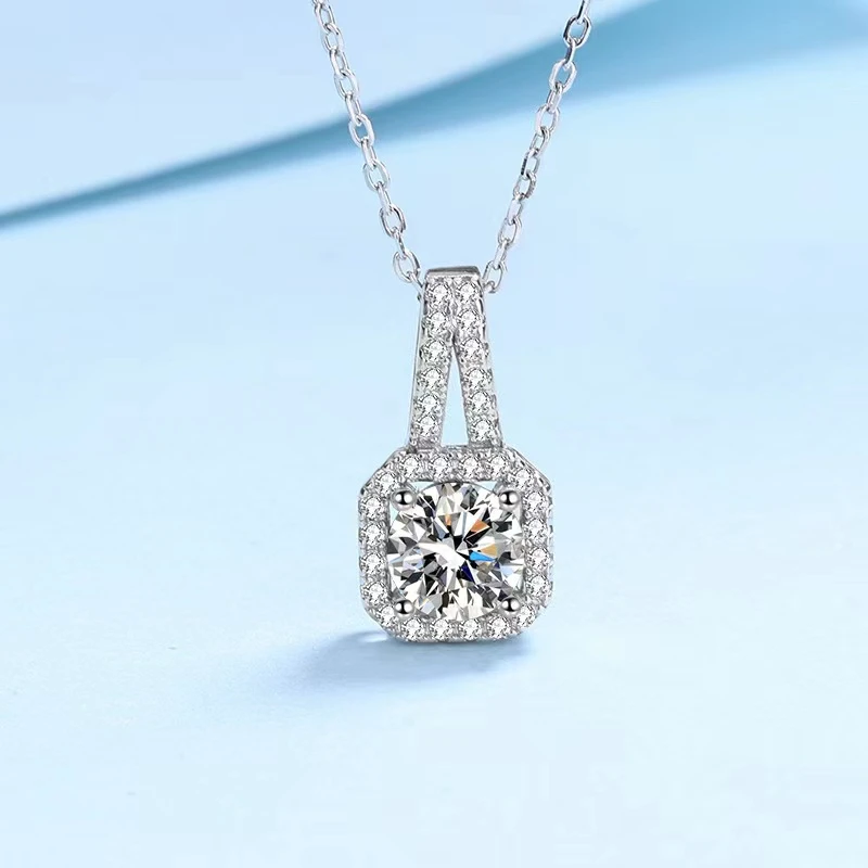 0.5-2CT Moissanite Pendant Necklace Sterling Silver D Color Ideal Cut Diamond Necklace for Women Anniversary Gift Fine Jewelry
0.5-2CT Moissanite Pendant Necklace Sterling Silver D Color Ideal Cut Diamond Necklace for Women Anniversary Gift Fine Jewelry