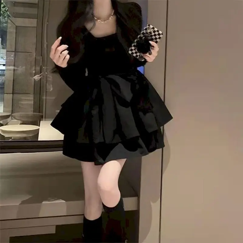 French Hepburn Dress Women Skirt Square Neck Bow Neck Waist Slim Streetwear Fashionable All-Match Korean Style Party Dresses
French Hepburn Dress Women Skirt Square Neck Bow Neck Waist Slim Streetwear Fashionable All-Match Korean Style Party Dresses