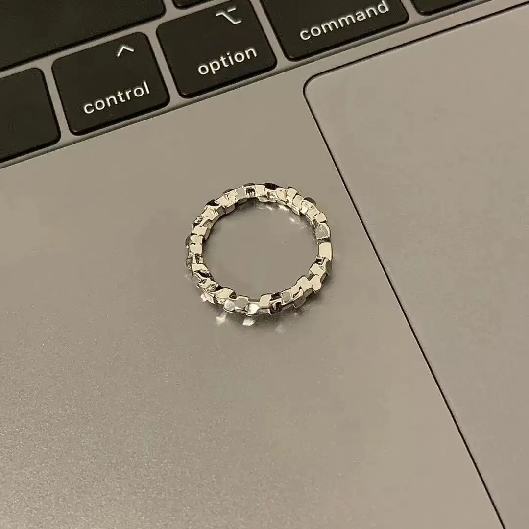 Marked MilkyWay glittering diamonds broken silver ring gold-plated ring open female ring simple ring jewelry
Marked MilkyWay glittering diamonds broken silver ring gold-plated ring open female ring simple ring jewelry