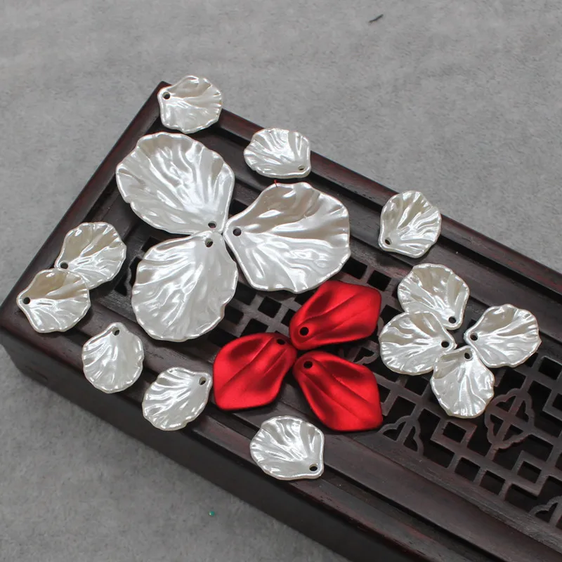 Imitation pearl petal flower piece Alloy Gold Plated DIY Virgin Halo Crown Material for Jewelry Bracelet Decoration Accessories
Imitation pearl petal flower piece Alloy Gold Plated DIY Virgin Halo Crown Material for Jewelry Bracelet Decoration Accessories