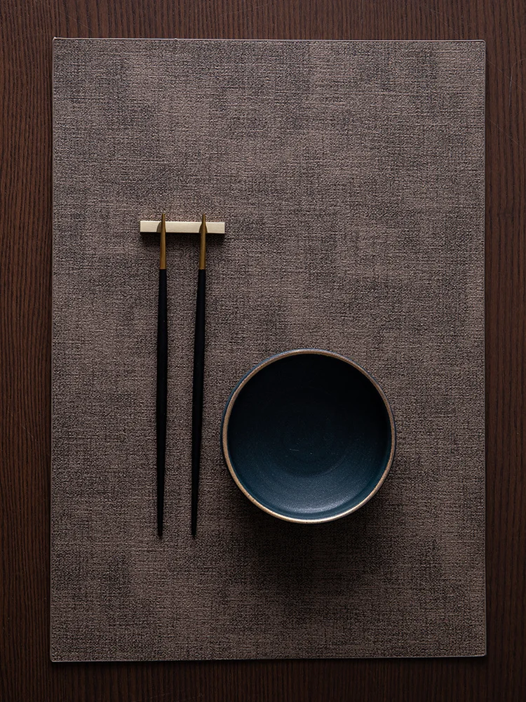 Nordic Western leather pad mat bowls mat coasters household insulation against hot water and oil heat mat table mats
Nordic Western leather pad mat bowls mat coasters household insulation against hot water and oil heat mat table mats