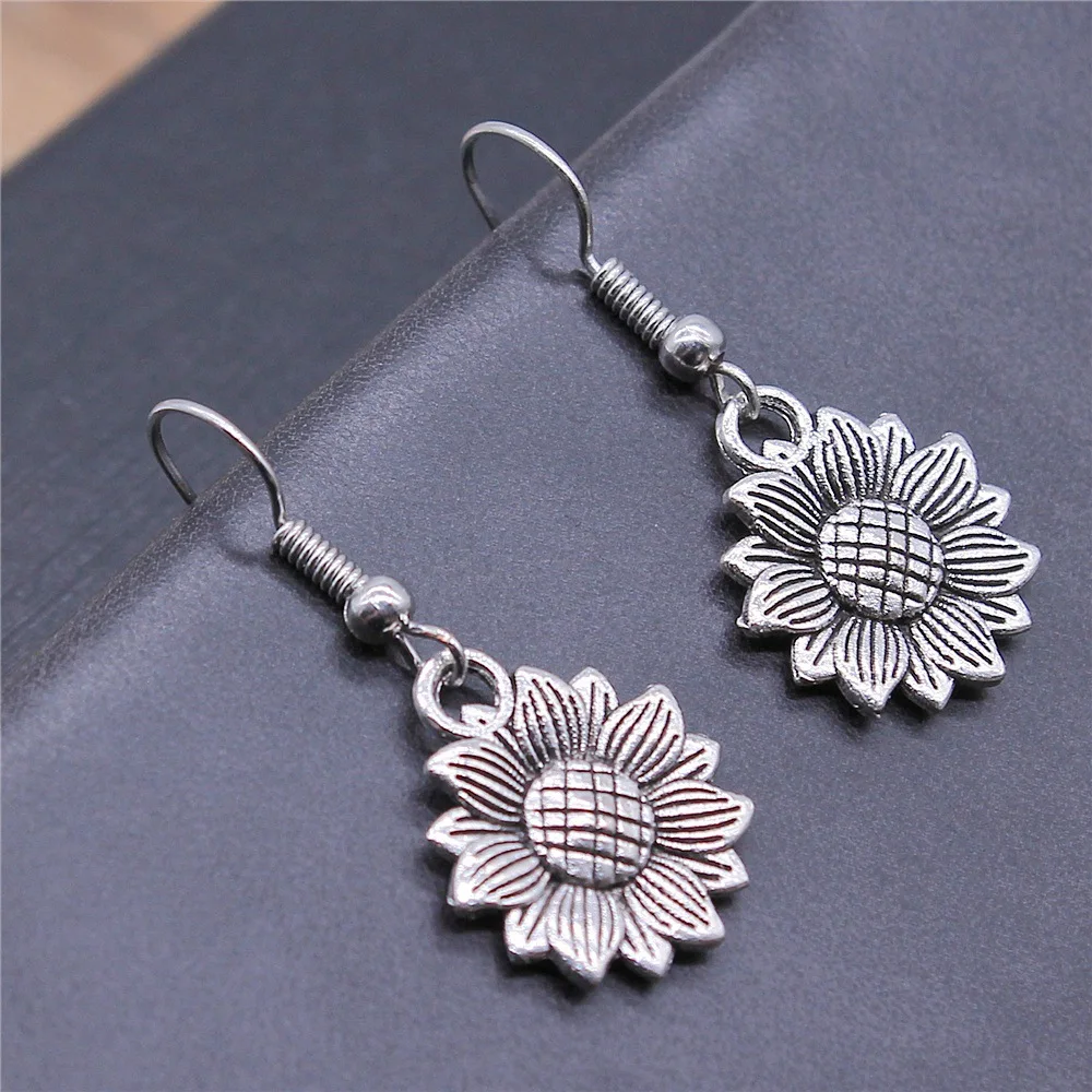 Fashion Handmade Simple Design Antique Silver Color Sunflower Pendant Earrings Women Vintage Drop Earrings
Fashion Handmade Simple Design Antique Silver Color Sunflower Pendant Earrings Women Vintage Drop Earrings