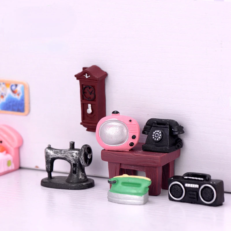 1pc Mini Furniture Retro Radio TV Fan Bell Indoor Model Miniature Home Appliance Machine Dollhouse Decoration Home Decor Gift
1pc Mini Furniture Retro Radio TV Fan Bell Indoor Model Miniature Home Appliance Machine Dollhouse Decoration Home Decor Gift