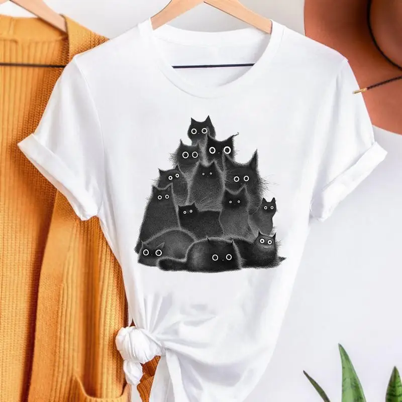 Женская футболка с коротким рукавом и принтом «лицо кошки»
Женская футболка с коротким рукавом и принтом «лицо кошки»