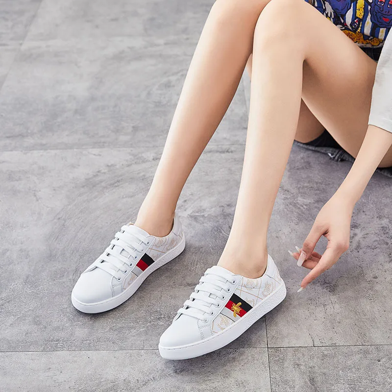 Summer new women's shoes Korean version trend all-match small white shoes small bee casual fashion women's shoes
Summer new women's shoes Korean version trend all-match small white shoes small bee casual fashion women's shoes