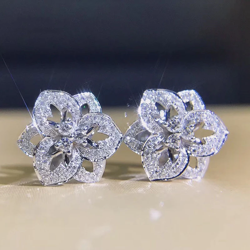 Fashion ClassicFlower Earrings Women Inlaid Crystal Cubic Zirconia for Party Stylish Accessories Daily Wear Flower Jewelry
Fashion ClassicFlower Earrings Women Inlaid Crystal Cubic Zirconia for Party Stylish Accessories Daily Wear Flower Jewelry
