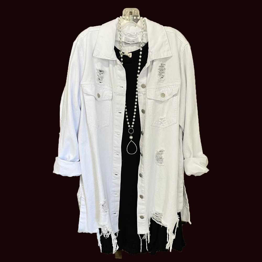 White Blue Vintage Hole Long Sleeve Denim Jacket Women Overcoat Casual Fashion Loose Ripped Jeans Jackets for Women with Pocket
White Blue Vintage Hole Long Sleeve Denim Jacket Women Overcoat Casual Fashion Loose Ripped Jeans Jackets for Women with Pocket