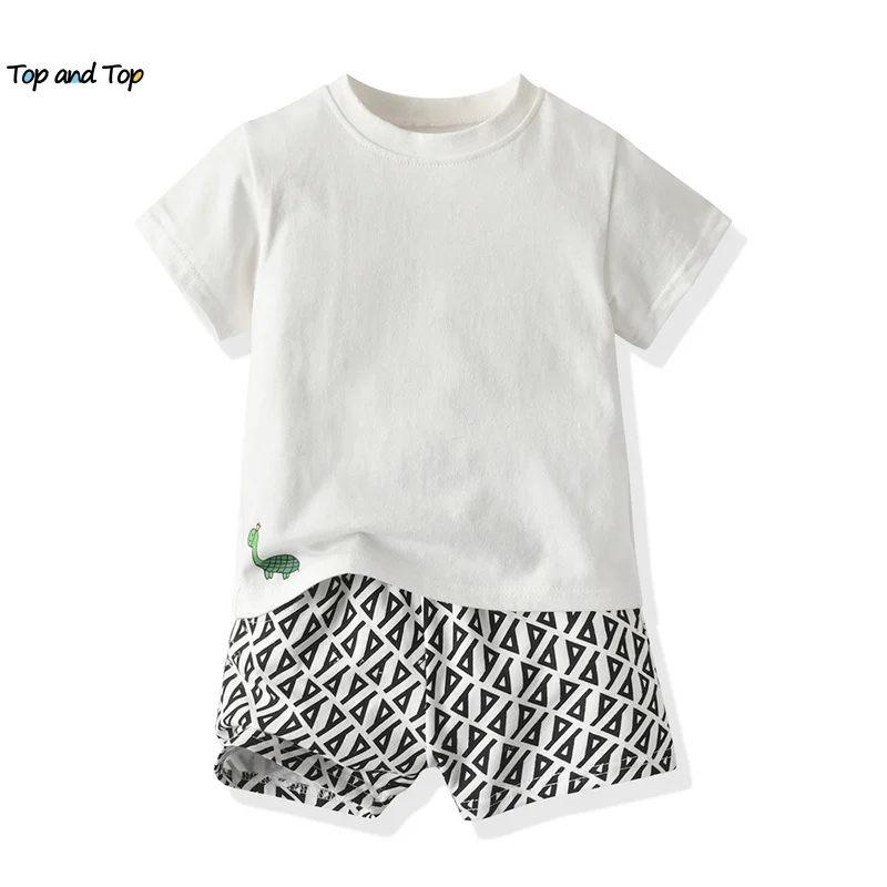 Футболка и шорты для мальчиков, с коротким рукавом и мультяшным принтом
Футболка и шорты для мальчиков, с коротким рукавом и мультяшным принтом