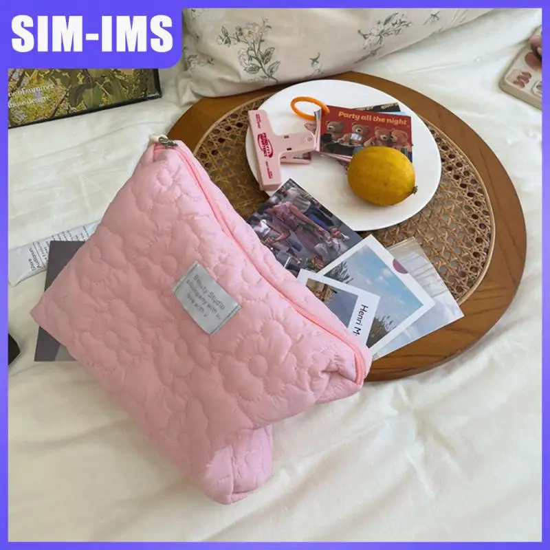 Fresh And Simple Skin Care Storage Bag Homemade Ins Style Portable Makeup Bag 1pcs Soft Flower Cosmetic Bag Makeup Bag
Fresh And Simple Skin Care Storage Bag Homemade Ins Style Portable Makeup Bag 1pcs Soft Flower Cosmetic Bag Makeup Bag