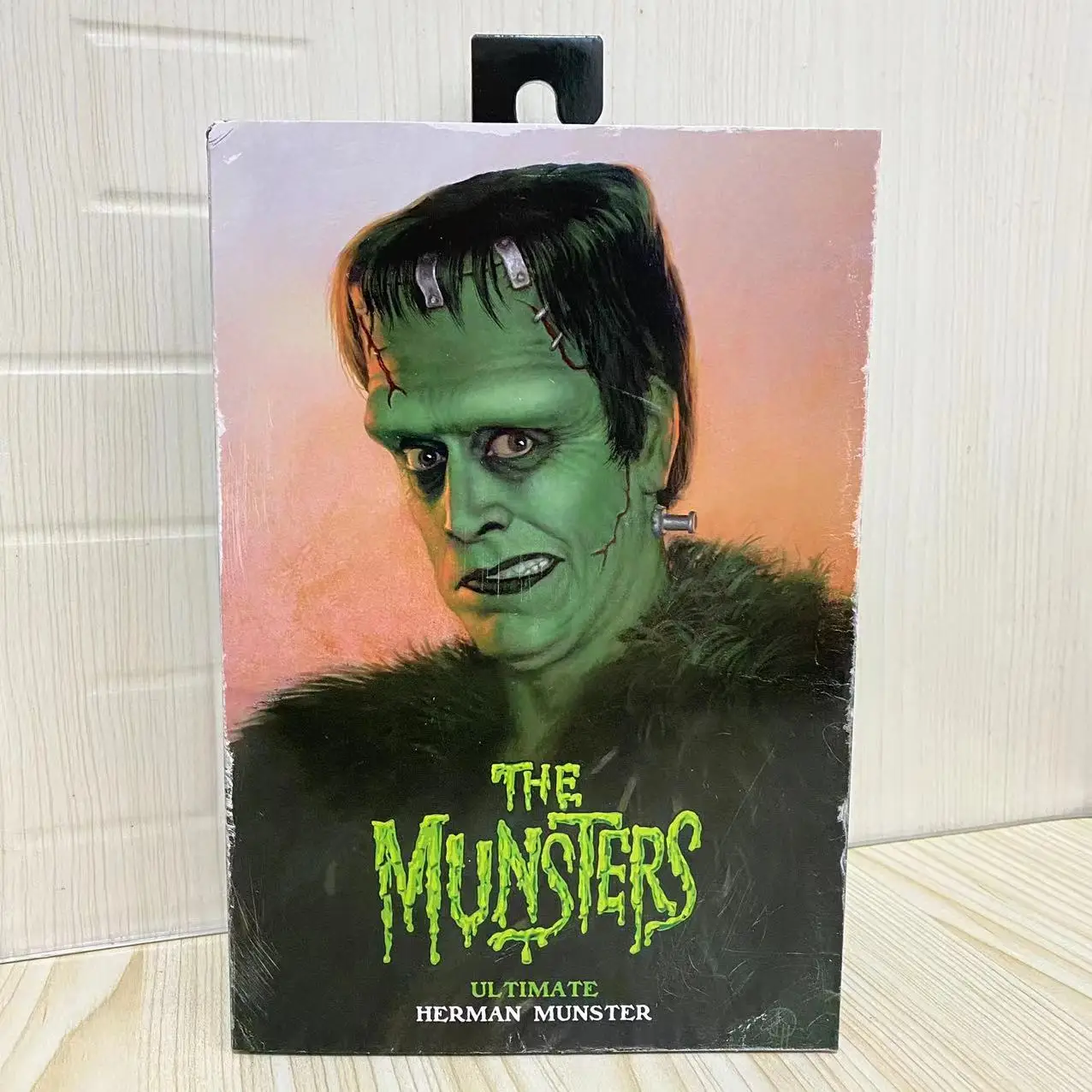 7-дюймовая подвижная модель Neca 56096 Munster семья Herman Munster Neca 56095 Munster Earl Коллекционная модель статуя свободная фотография
7-дюймовая подвижная модель Neca 56096 Munster семья Herman Munster Neca 56095 Munster Earl Коллекционная модель статуя свободная фотография