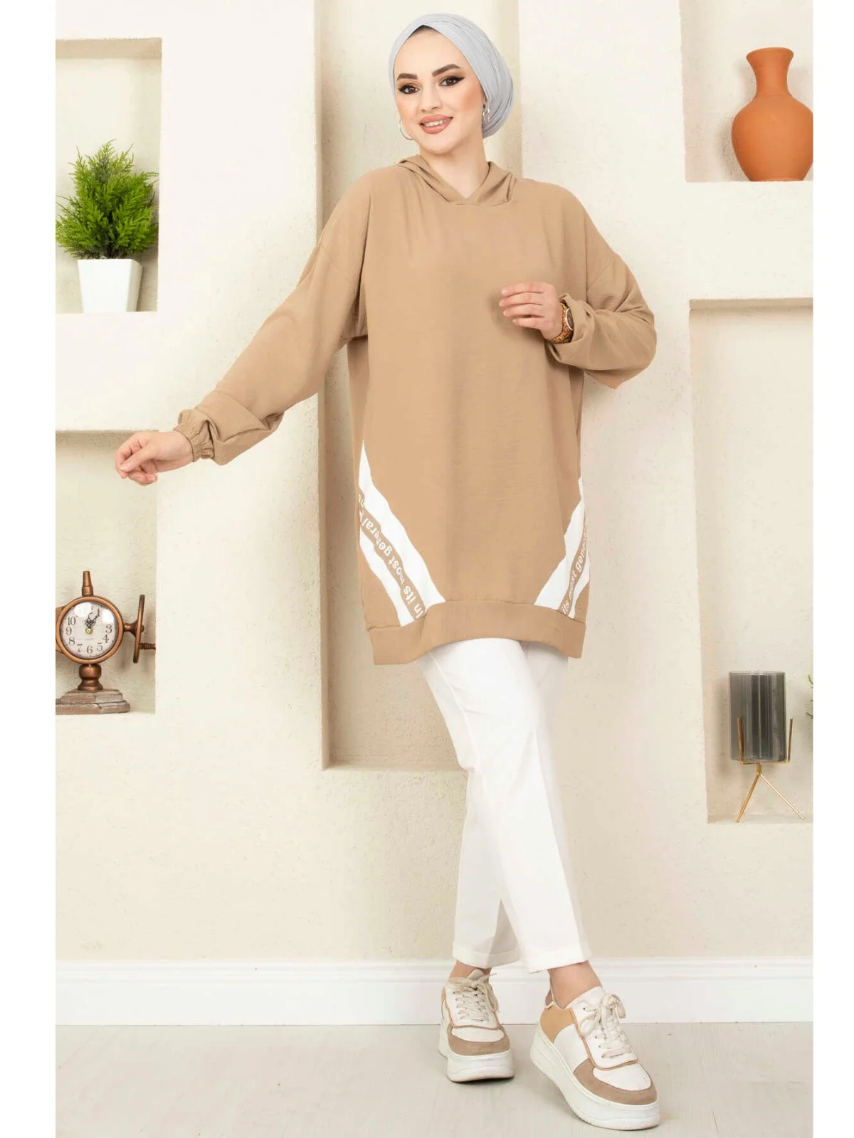 2022 New Fashion Lettering Detailed Hooded Hijab Tunic Women Youth Fashion Casual Version Ladies Abaya Stylish Quality Luxury
2022 New Fashion Lettering Detailed Hooded Hijab Tunic Women Youth Fashion Casual Version Ladies Abaya Stylish Quality Luxury
