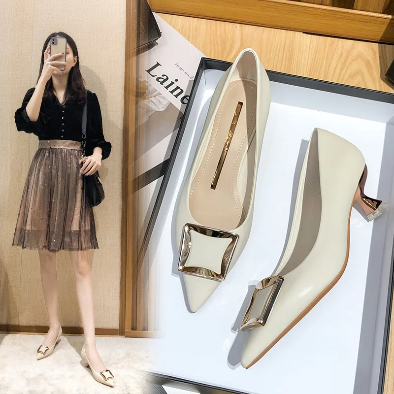 Designer Square Buckle High Heels Women Microfiber Leather Pumps Gold Heeled OL Shoes Sapatos Das Mulheres 2021
Designer Square Buckle High Heels Women Microfiber Leather Pumps Gold Heeled OL Shoes Sapatos Das Mulheres 2021
