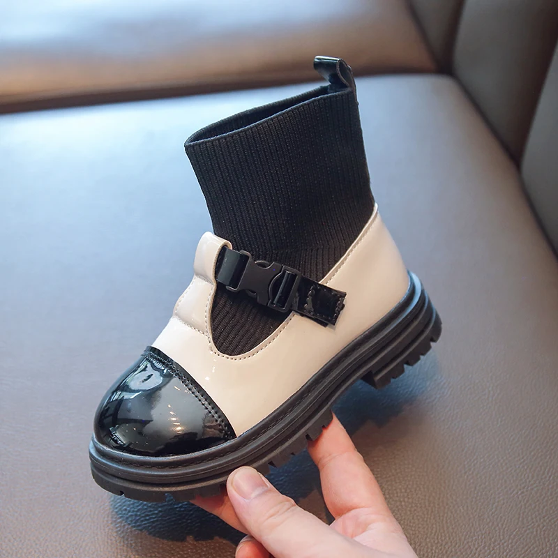 Ботинки детские из лакированной кожи, без шнуровки, на осень
Ботинки детские из лакированной кожи, без шнуровки, на осень