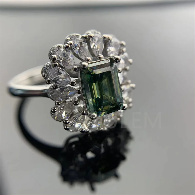YULEM 1Ct Emerald Cut D Color High Clarity Moissanite Diamond Birthday Party Ring for Women Luxury Silver 925Jewelry Gift
YULEM 1Ct Emerald Cut D Color High Clarity Moissanite Diamond Birthday Party Ring for Women Luxury Silver 925Jewelry Gift