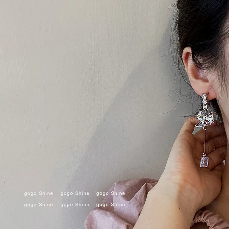 925 Silver Needle Bow Stud Earrings Gemstone Pendant Korean Temperament All-match Earrings Earrings Female New Trendy Ins
925 Silver Needle Bow Stud Earrings Gemstone Pendant Korean Temperament All-match Earrings Earrings Female New Trendy Ins