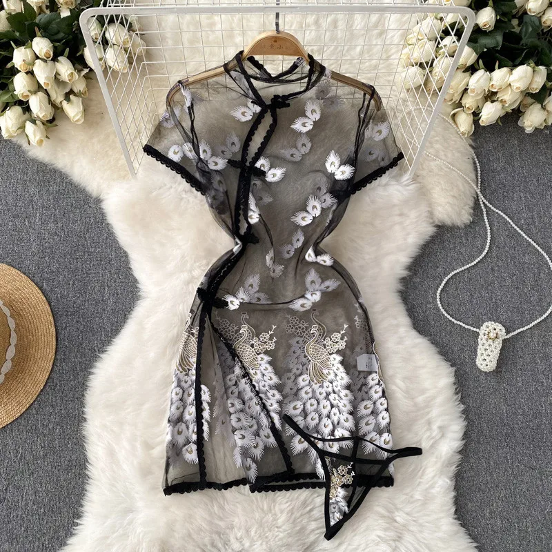 Новое летнее супер сексуальное прозрачное Сетчатое мини-платье-Ципао с разрезом и прозрачной цветочной вышивкой
Новое летнее супер сексуальное прозрачное Сетчатое мини-платье-Ципао с разрезом и прозрачной цветочной вышивкой