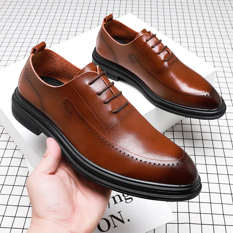 Oxford Shoes Men Brogues Shoes British Lace-Up Bullock Business Wedding Dress Shoes Male Formal Shoes 
Oxford Shoes Men Brogues Shoes British Lace-Up Bullock Business Wedding Dress Shoes Male Formal Shoes