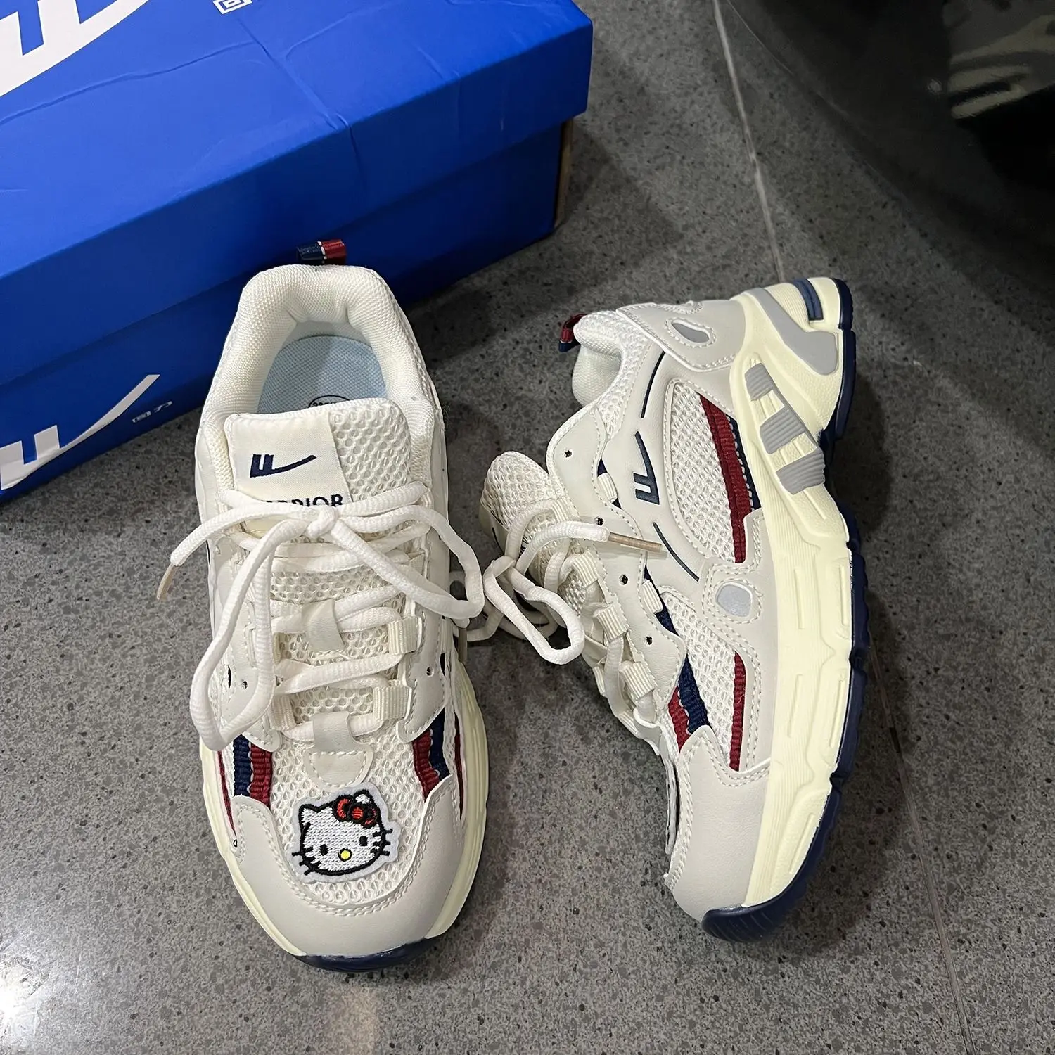 Kawaii Sanrio Hello Kitty Cute Cartoon Women's Casual Shoes Spring and Autumn New Children's Students Thick-Soled Sports Shoes
Kawaii Sanrio Hello Kitty Cute Cartoon Women's Casual Shoes Spring and Autumn New Children's Students Thick-Soled Sports Shoes