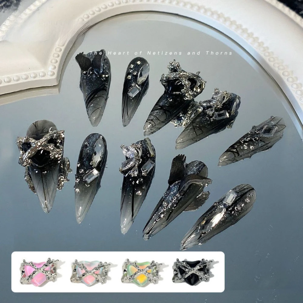 New Internet Celebrity Temperament Heart Nail Accessories Retro Dark Black Alloy High Definition Niche Design Nail Decoration
New Internet Celebrity Temperament Heart Nail Accessories Retro Dark Black Alloy High Definition Niche Design Nail Decoration