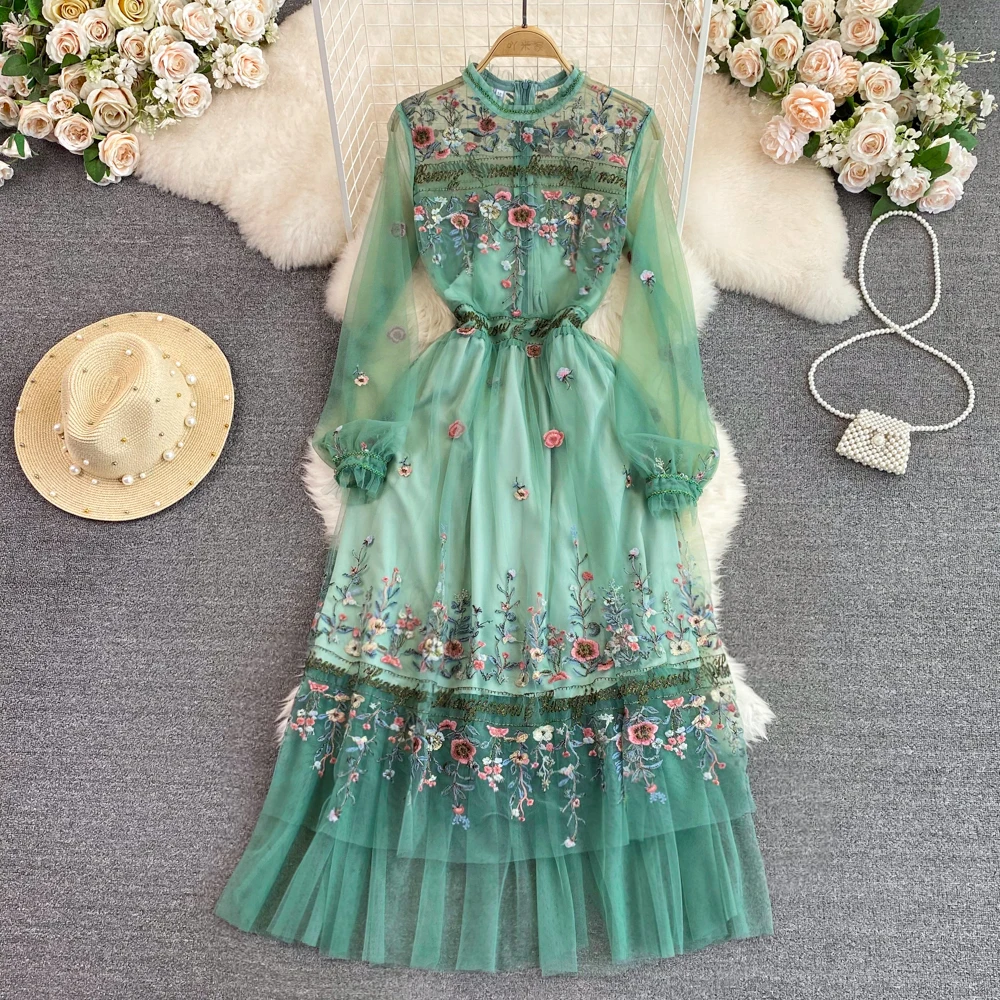 Vintage Courtly Style Long Sleeve Round Neck Waist Mesh Gauze Embroidery Ruffled Edge Super Fairy Swing Dress
Vintage Courtly Style Long Sleeve Round Neck Waist Mesh Gauze Embroidery Ruffled Edge Super Fairy Swing Dress