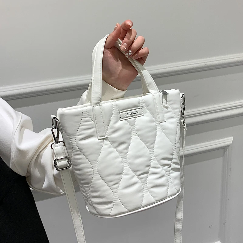 Pu Leather Handbag Bucket Luxury Bag Woman Solid Color Crossbody Bags for Women Fashion Women's Bag 2022 Trend Female Shoulder
Pu Leather Handbag Bucket Luxury Bag Woman Solid Color Crossbody Bags for Women Fashion Women's Bag 2022 Trend Female Shoulder
