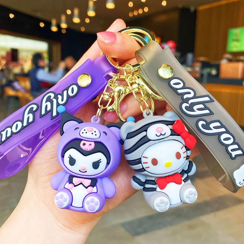 Sanrio аниме брелок Kawaii Hello Kitty Melody Kuromi Cinnamoroll держатель брелок автомобильный брелок для телефона подвесные Ювелирные изделия Подарки для детей
Sanrio аниме брелок Kawaii Hello Kitty Melody Kuromi Cinnamoroll держатель брелок автомобильный брелок для телефона подвесные Ювелирные изделия Подарки для детей
