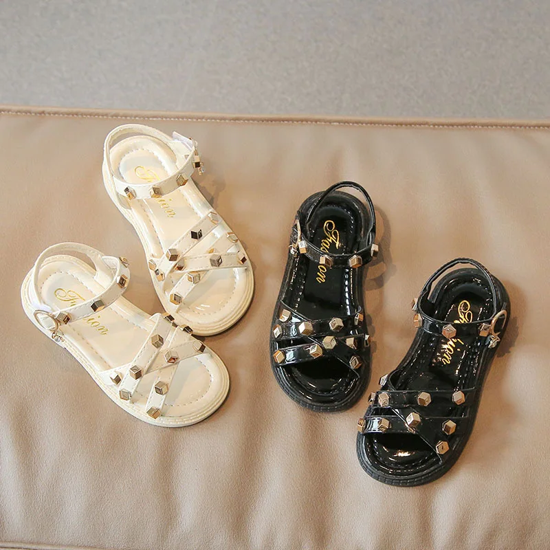 New 2022 Girls' Sandals Summer Fashion Princess Shoes Soft Soles Rivet Girls' Roman Shoes
New 2022 Girls' Sandals Summer Fashion Princess Shoes Soft Soles Rivet Girls' Roman Shoes