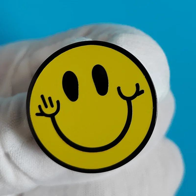 Dear-you Creative Middle Finger Smile Badge Funny Art Brooch Metal Enamel Pin Jacket Backpack with Pin Jewelry
Dear-you Creative Middle Finger Smile Badge Funny Art Brooch Metal Enamel Pin Jacket Backpack with Pin Jewelry