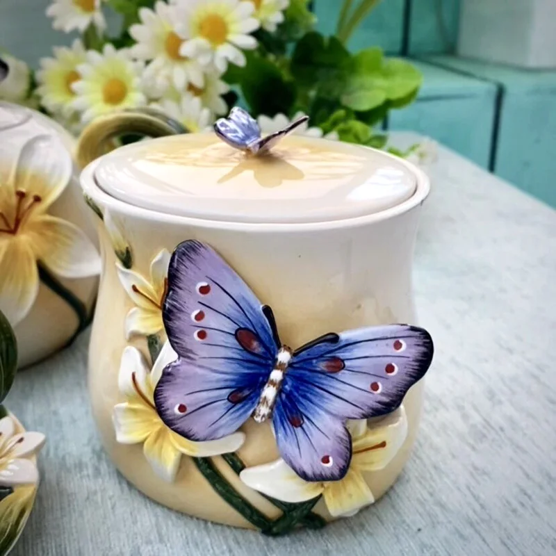 European Ceramic Butterfly Candy Tea Storage Jar Living Room Decoration Cotton Swab Small Jewelry Jar Kitchen Food Container
European Ceramic Butterfly Candy Tea Storage Jar Living Room Decoration Cotton Swab Small Jewelry Jar Kitchen Food Container