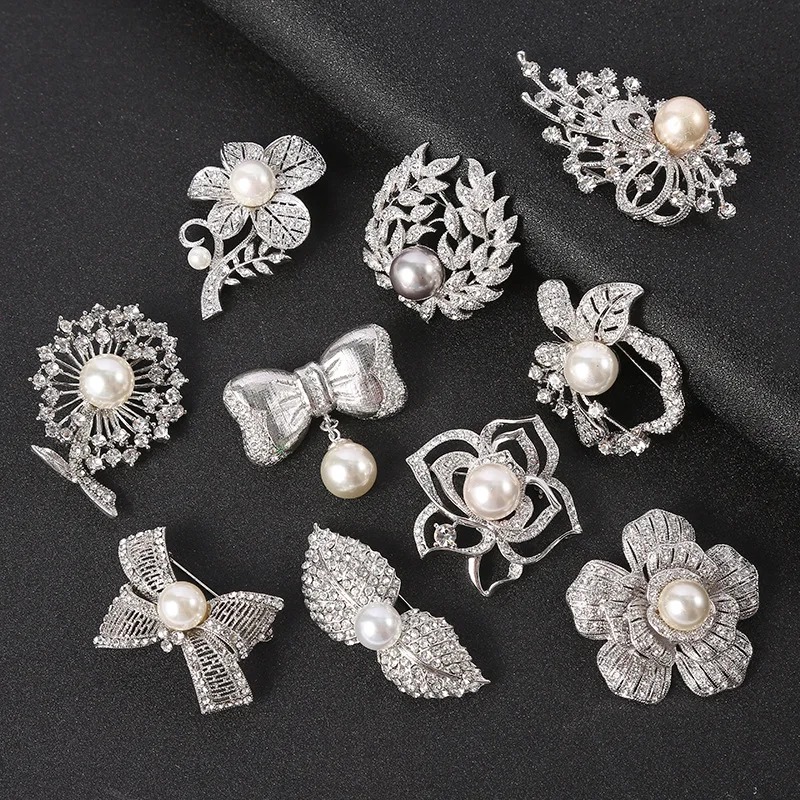 Breastpin Women Brooches Fashion Jewelry Pearl Brooches Coat Pins Rhinestone Brooches
Breastpin Women Brooches Fashion Jewelry Pearl Brooches Coat Pins Rhinestone Brooches