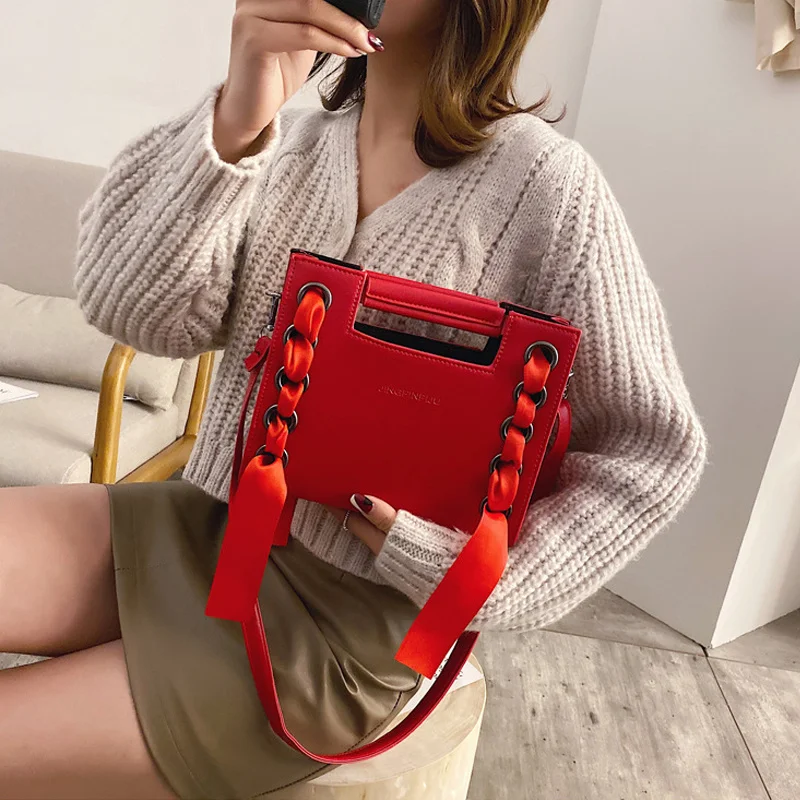 Модная женская сумка, новая сумка-мессенджер через плечо с лентой, маленькая квадратная сумка с кисточкой и цепочкой, сумки для покупок с за...