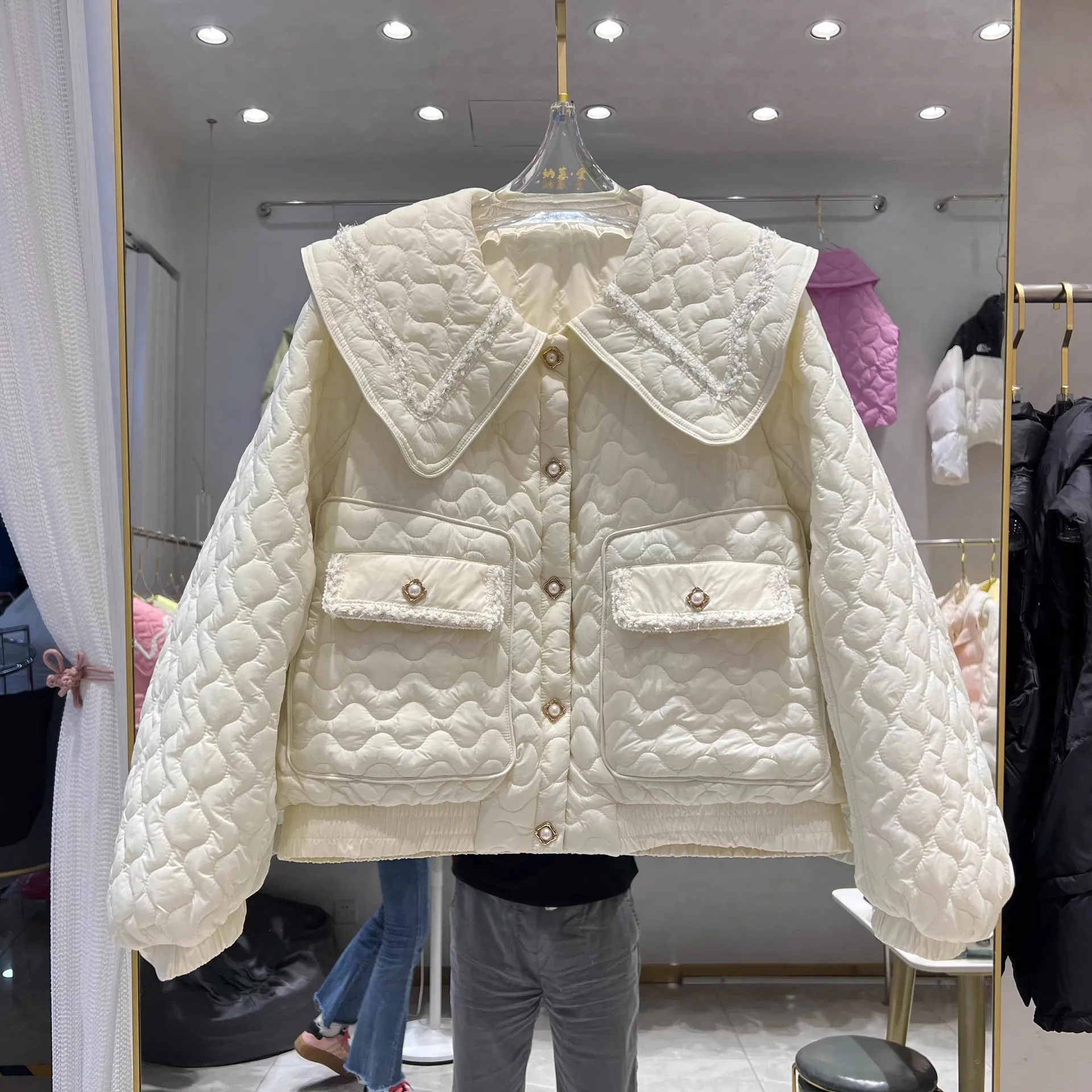 Женский пуховик с большими лацканами, маленькая Очаровательная пуховая куртка знаменитости, пальто со снижением возраста, 2023
Женский пуховик с большими лацканами, маленькая Очаровательная пуховая куртка знаменитости, пальто со снижением возраста, 2023