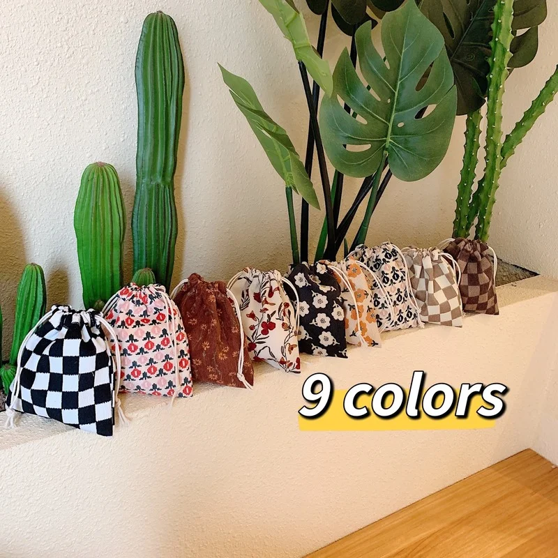 Drawstring Small Coin Bags Purse Cute Hand Carry Cloth Flower Plaid Cosmetic Bag for Girls Lipstick Key Card Holder Storage Bag
Drawstring Small Coin Bags Purse Cute Hand Carry Cloth Flower Plaid Cosmetic Bag for Girls Lipstick Key Card Holder Storage Bag