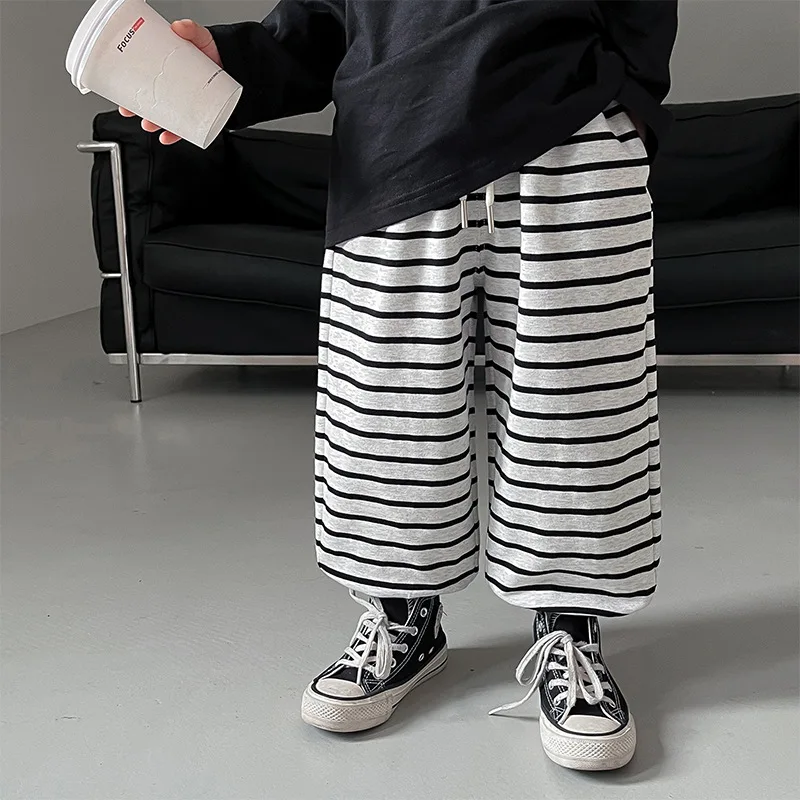 Boys fashion striped sports pants Autumn children cotton loose Trousers Kids all-match casual sweatpants
Boys fashion striped sports pants Autumn children cotton loose Trousers Kids all-match casual sweatpants