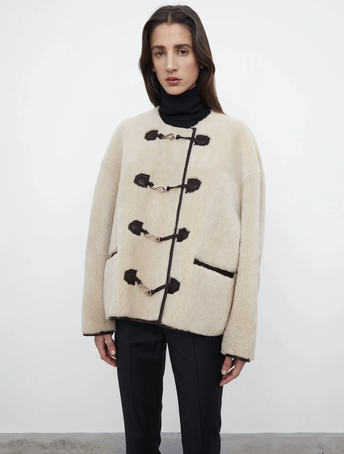Totem* 2021 New Winter Lamb Fluffy Coat Leather Buckle Environmental Protection Fur Splicing Leisure Women'S French Short Coat
Totem* 2021 New Winter Lamb Fluffy Coat Leather Buckle Environmental Protection Fur Splicing Leisure Women'S French Short Coat