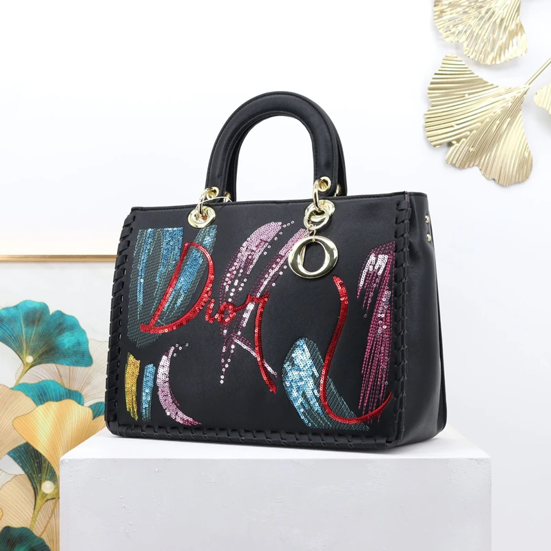 Top Fashion Brand100% Genuine Leather Women Bags Handbags for Women 2022 Designer Luxury Designer Bag Crossbody Bags for Women
Top Fashion Brand100% Genuine Leather Women Bags Handbags for Women 2022 Designer Luxury Designer Bag Crossbody Bags for Women