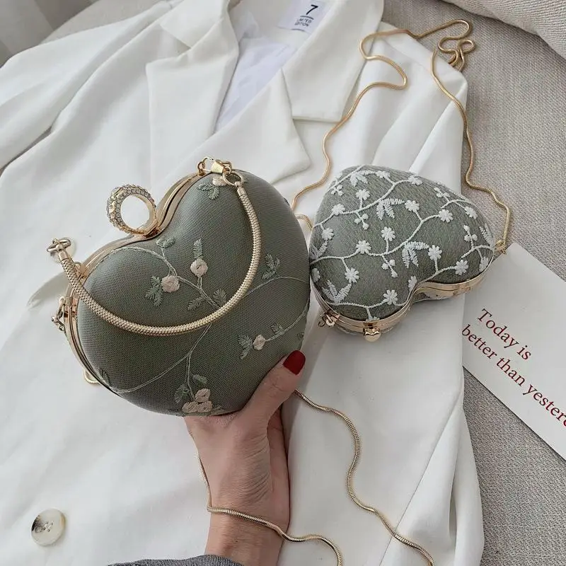Sweet Lace Heart Shaped Crossbody Bag Lace Embroidery Cute Love Shoulder Bags for Women Fresh Flower Chain Female Evening Bags
Sweet Lace Heart Shaped Crossbody Bag Lace Embroidery Cute Love Shoulder Bags for Women Fresh Flower Chain Female Evening Bags