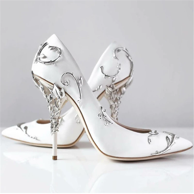 White Pointed Toe Women Pumps 9CM High Heels Satin Designer Strange Heel Ladies Wedding Dress Shoes Sexy Metal Decor Stiletto
White Pointed Toe Women Pumps 9CM High Heels Satin Designer Strange Heel Ladies Wedding Dress Shoes Sexy Metal Decor Stiletto