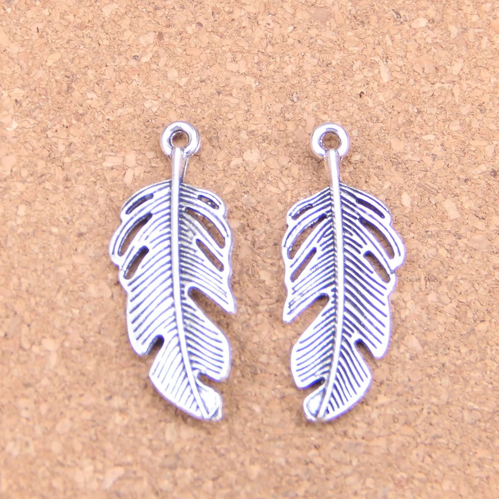 45pcs Charms Feather 40x16mm Antique Pendants,Vintage Tibetan Silver Jewelry,DIY For Bracelet Necklace
45pcs Charms Feather 40x16mm Antique Pendants,Vintage Tibetan Silver Jewelry,DIY For Bracelet Necklace