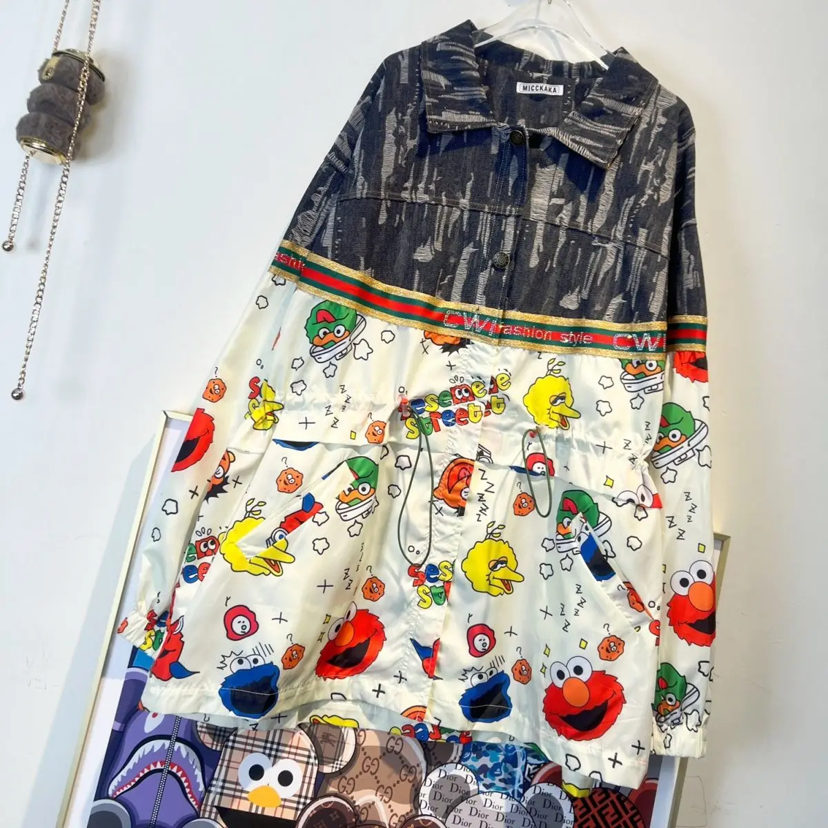 2022 New Fashion Female Windbreaker Colorblock Patchwork Cartoon Printing Denim Trench Coat Mid-length Loose Outwear Casual
2022 New Fashion Female Windbreaker Colorblock Patchwork Cartoon Printing Denim Trench Coat Mid-length Loose Outwear Casual