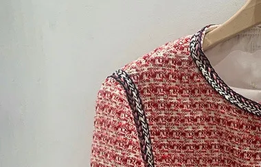 Women Tweed Plaid Jacket 2022 Spring New O-Neck Long Sleeve Lace-Up Waist Cardigan Female Retro Single-Breasted Coat Tops
Women Tweed Plaid Jacket 2022 Spring New O-Neck Long Sleeve Lace-Up Waist Cardigan Female Retro Single-Breasted Coat Tops