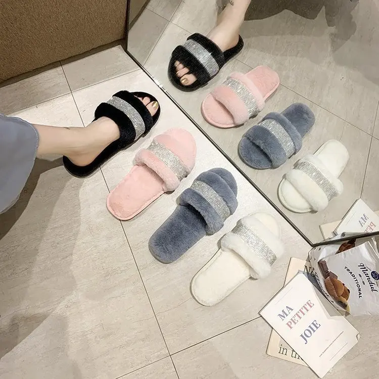Winter Luxury Rhinestone Women Warm Fur Slippers Cozy Fluffy Furry Slides Crystal Flat Indoor Slides Design Home Shoes Ladies 43 
Winter Luxury Rhinestone Women Warm Fur Slippers Cozy Fluffy Furry Slides Crystal Flat Indoor Slides Design Home Shoes Ladies 43
