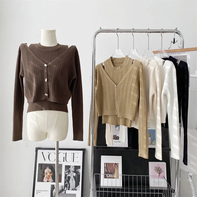 Lauri Laki 2 Pics Knit Sweater For Women Cardigans Women 2022 Autumn Single Breasted V-neck Knitted Sweater Fashion Knitwear
Lauri Laki 2 Pics Knit Sweater For Women Cardigans Women 2022 Autumn Single Breasted V-neck Knitted Sweater Fashion Knitwear