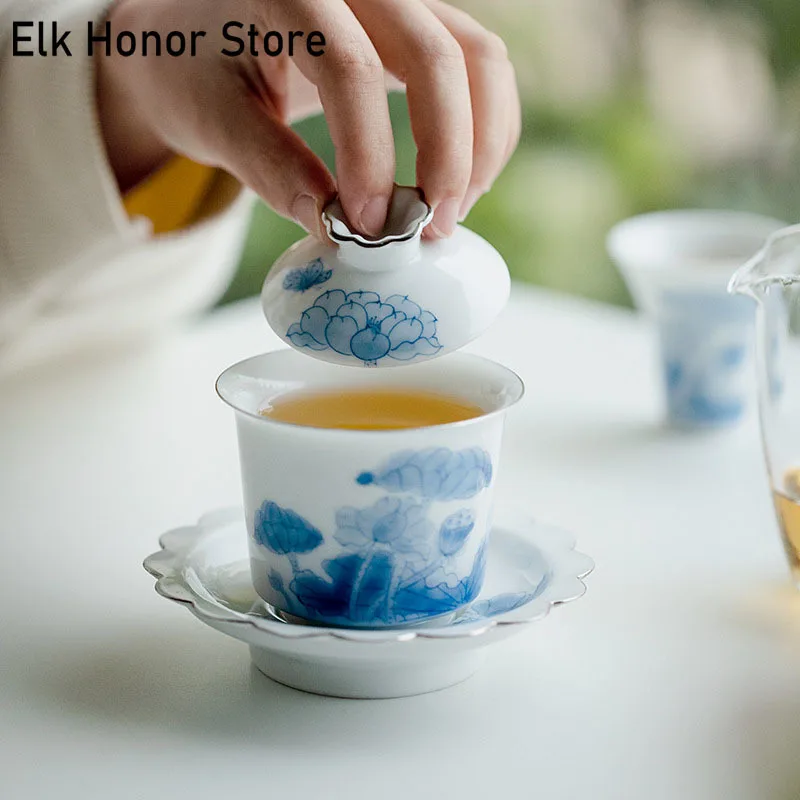 

110ml Pure Hand-painted Lotus Flower Ceramic Tea Tureen White Porcelain Sancai Cover Bowl Tea Making Gaiwan Kung Fu Tea Set Gift