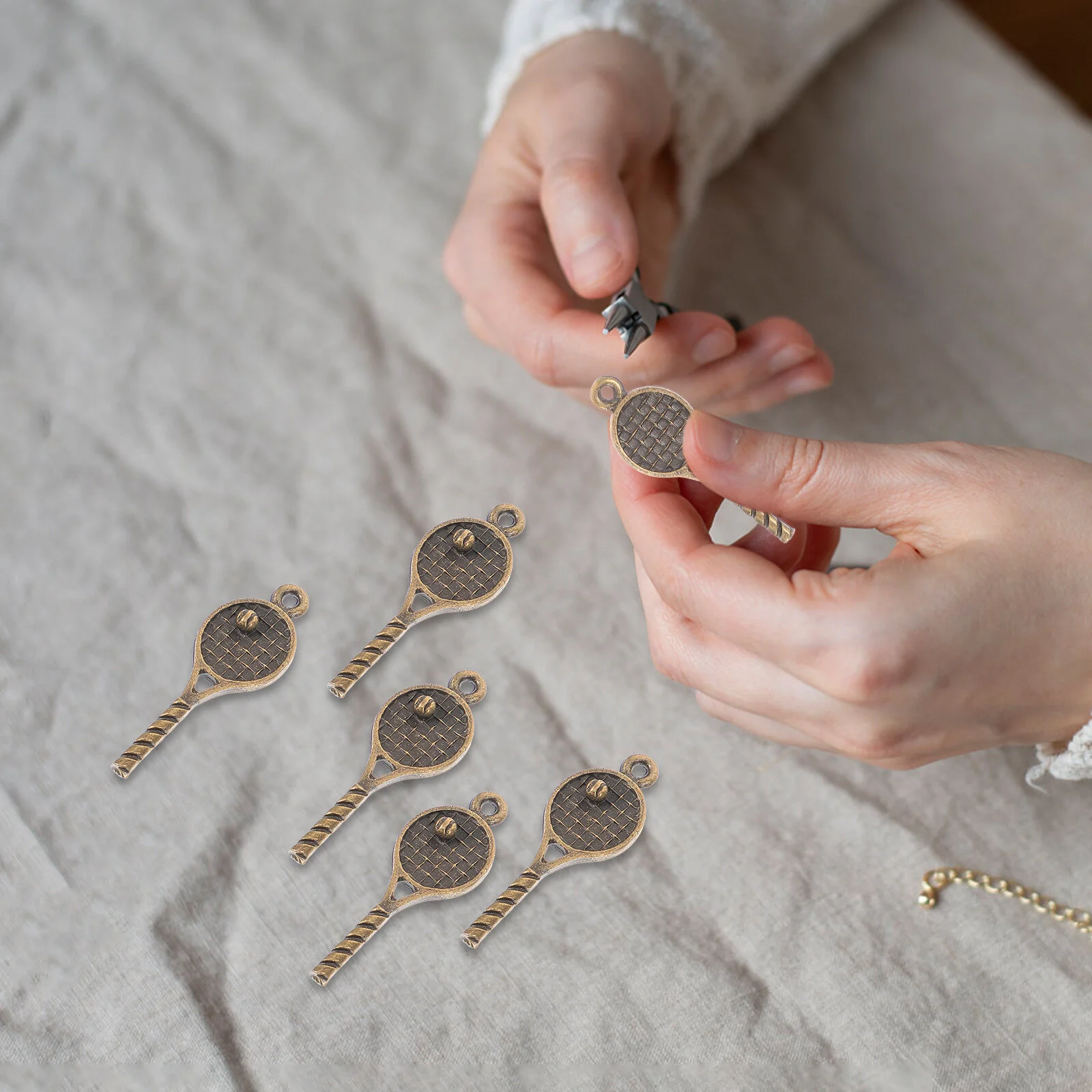 18 Pcs Memento Mori Necklace Tennis Rackets Pendant Jewelry Pendants Decors 3x1cm Charm Racquet Style Charms Zinc Alloy DIY 
18 Pcs Memento Mori Necklace Tennis Rackets Pendant Jewelry Pendants Decors 3x1cm Charm Racquet Style Charms Zinc Alloy DIY
