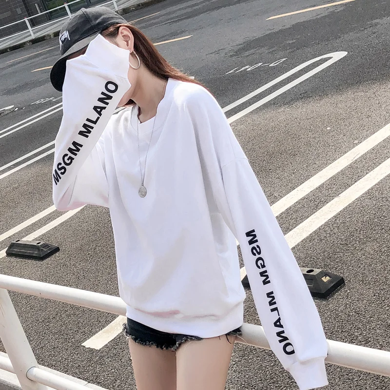Ms paragraph four models to film the spring and autumn period and the thin coat loose long-sleeved languid is lazy wind coat fle
Ms paragraph four models to film the spring and autumn period and the thin coat loose long-sleeved languid is lazy wind coat fle