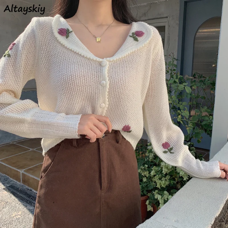 Floral Embroidery Women Gentle V-neck Temperament Long Sleeve Knitted Sweet Breathable Lazy Short Sweater Femme Ulzzang
Floral Embroidery Women Gentle V-neck Temperament Long Sleeve Knitted Sweet Breathable Lazy Short Sweater Femme Ulzzang