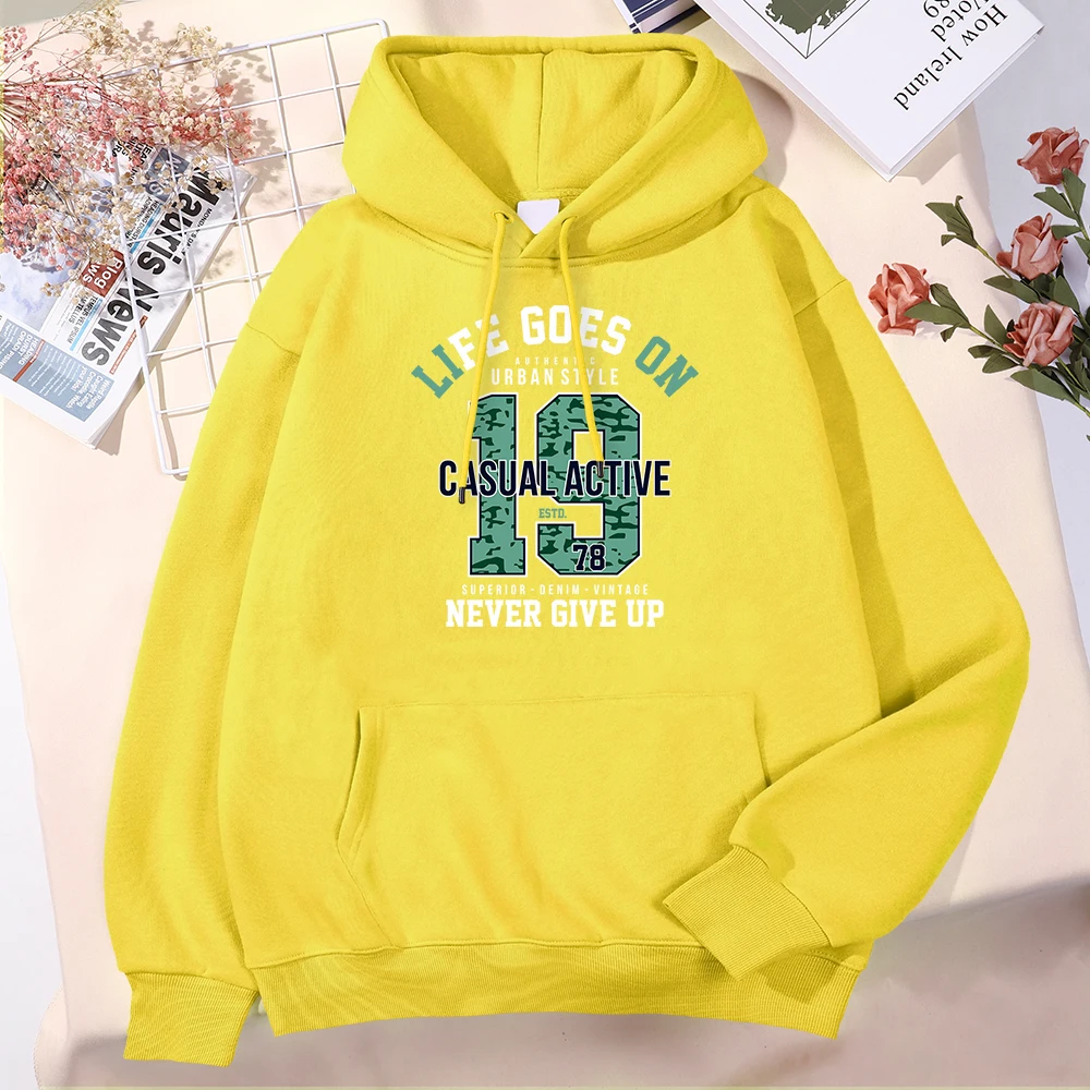 Life Goes On Urban Style 1987 Never Give Up Men'S Clothes Fashion All-Match Clothing Vintage Harajuku Hoodie Soft Loose Hoodies
Life Goes On Urban Style 1987 Never Give Up Men'S Clothes Fashion All-Match Clothing Vintage Harajuku Hoodie Soft Loose Hoodies