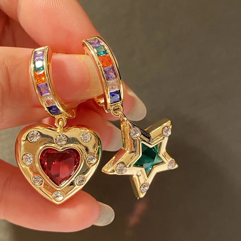 Romantic Fashion Retro Asymmetric Love Five Pointed Star Earrings European and American Diamond White Stone
Romantic Fashion Retro Asymmetric Love Five Pointed Star Earrings European and American Diamond White Stone